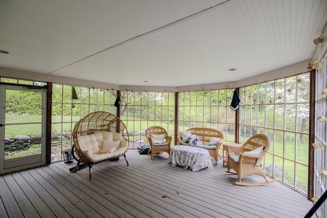 919 Chase Rd, Lunenburg, MA 01462