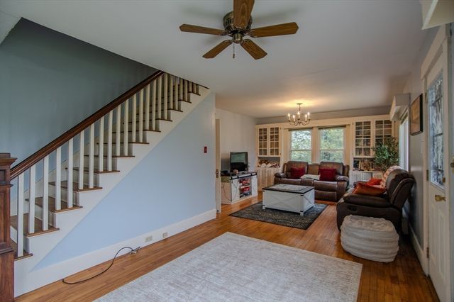 919 Chase Rd, Lunenburg, MA 01462