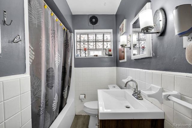 14004 Woodmont Avenue, Detroit, MI 48227