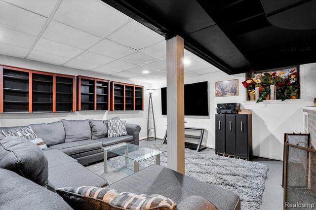 14004 Woodmont Avenue, Detroit, MI 48227