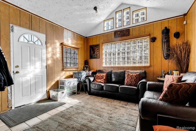 14004 Woodmont Avenue, Detroit, MI 48227