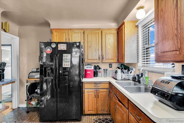 14004 Woodmont Avenue, Detroit, MI 48227