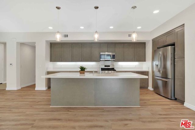 2850 Wagon Wheel Road 401, Oxnard, CA 93036