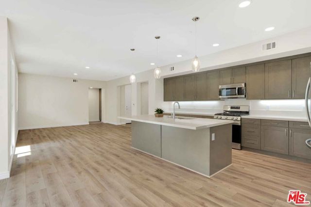 2850 Wagon Wheel Road 401, Oxnard, CA 93036