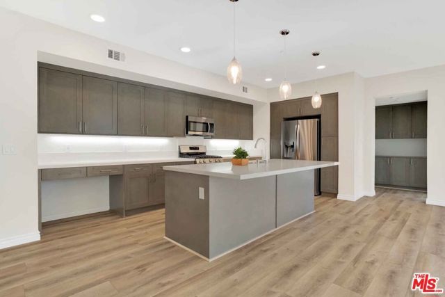 2850 Wagon Wheel Road 401, Oxnard, CA 93036