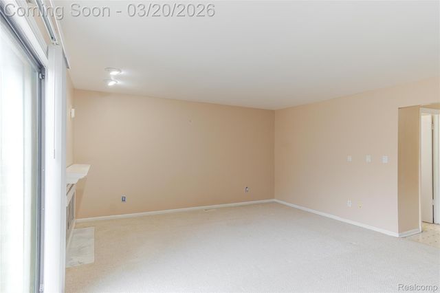 29332 Wellington Road W, Southfield, MI 48034