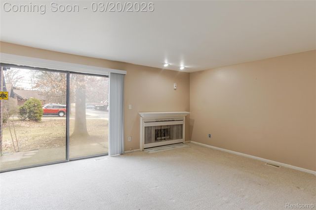 29332 Wellington Road W, Southfield, MI 48034