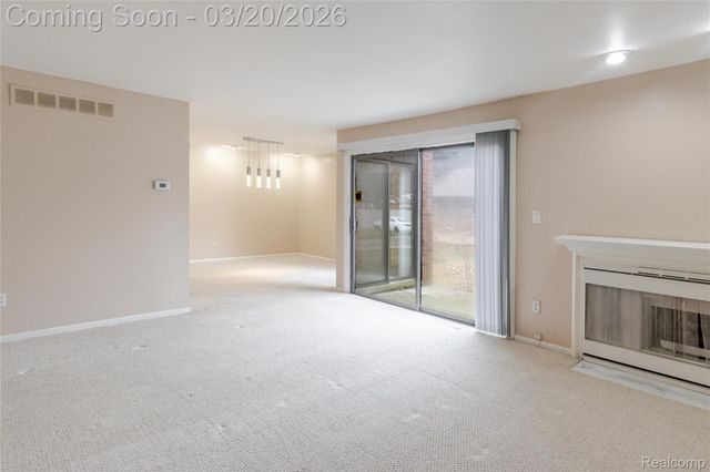 29332 Wellington Road W, Southfield, MI 48034