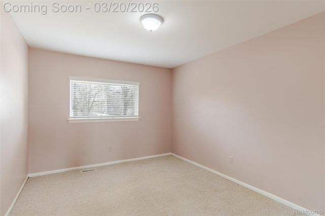 29332 Wellington Road W, Southfield, MI 48034