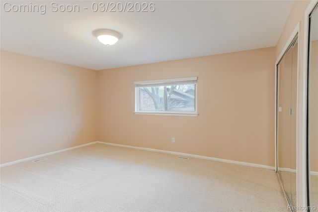 29332 Wellington Road W, Southfield, MI 48034