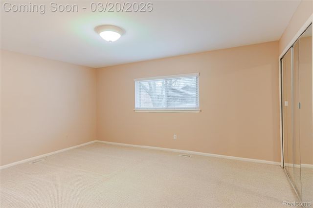 29332 Wellington Road W, Southfield, MI 48034