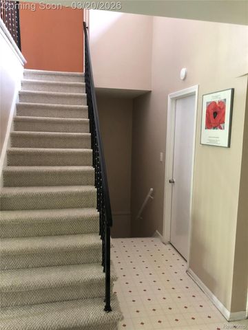 29332 Wellington Road W, Southfield, MI 48034