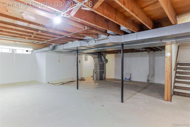 29332 Wellington Road W, Southfield, MI 48034