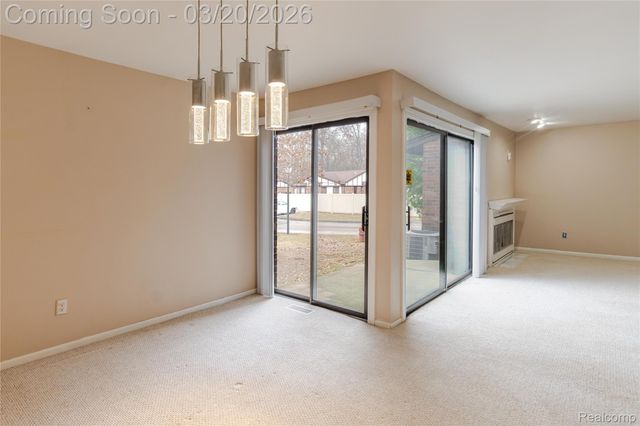 29332 Wellington Road W, Southfield, MI 48034