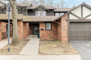 29332 Wellington Road W, Southfield, MI 48034