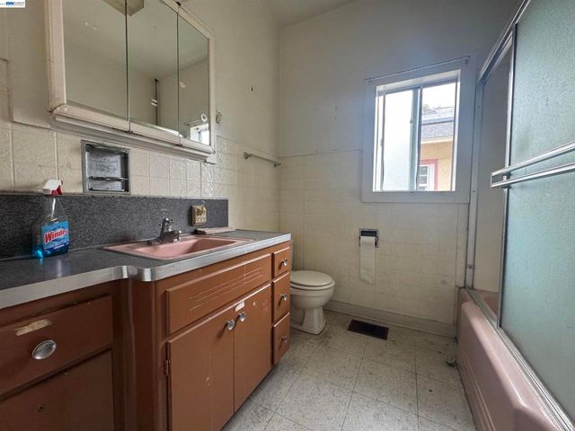 3420 Laguna Ave, Oakland, CA 94602
