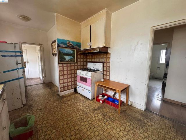 3420 Laguna Ave, Oakland, CA 94602
