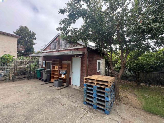 3420 Laguna Ave, Oakland, CA 94602