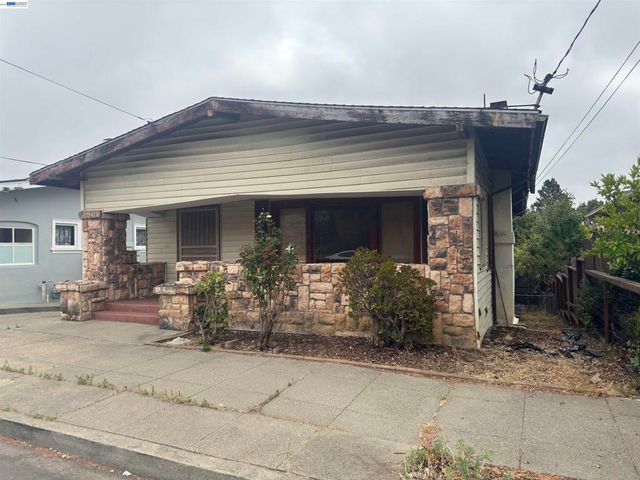 3420 Laguna Ave, Oakland, CA 94602