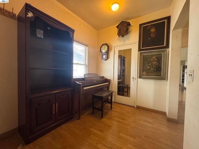 3420 Laguna Ave, Oakland, CA 94602