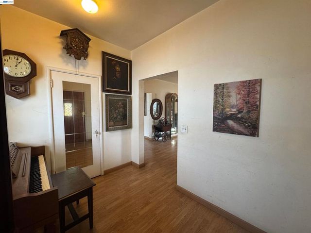 3420 Laguna Ave, Oakland, CA 94602