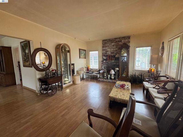 3420 Laguna Ave, Oakland, CA 94602