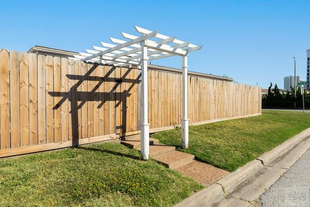 3217 Tern, Galveston, TX 77551