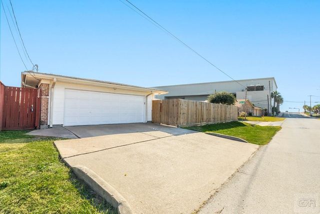 3217 Tern, Galveston, TX 77551