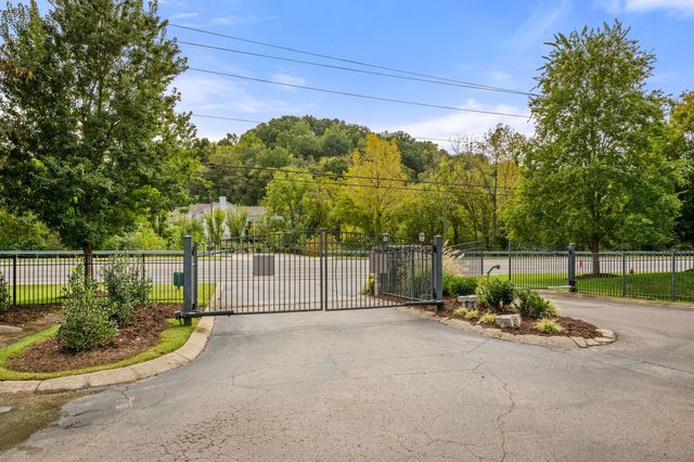 6952 Highway 70 S Apt 129, Nashville, TN 37221
