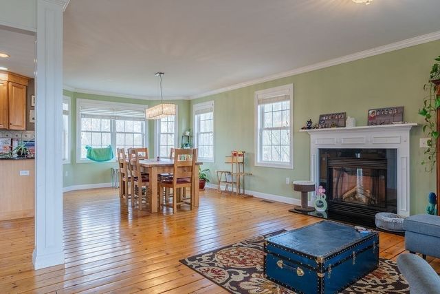 9 White Rd, Mendon, MA 01756