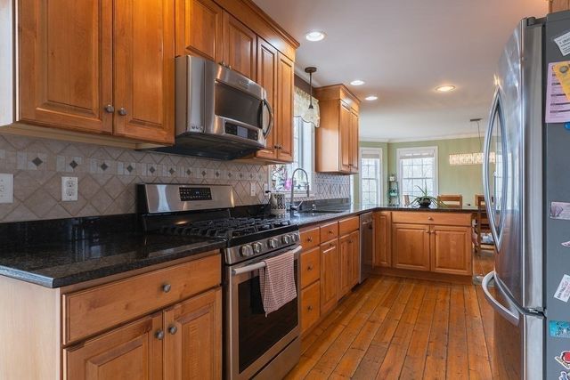 9 White Rd, Mendon, MA 01756