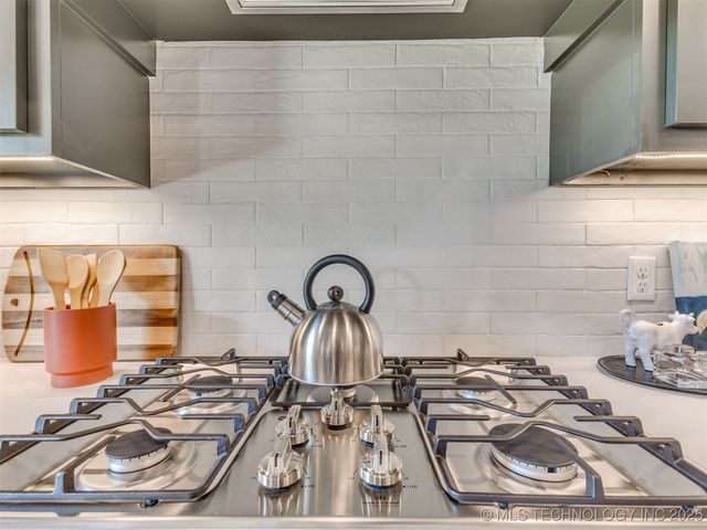 7117 E Queens Street, Broken Arrow, OK 74014