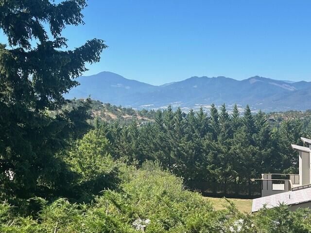 4506 Pinnacle Drive, Medford, OR 97504