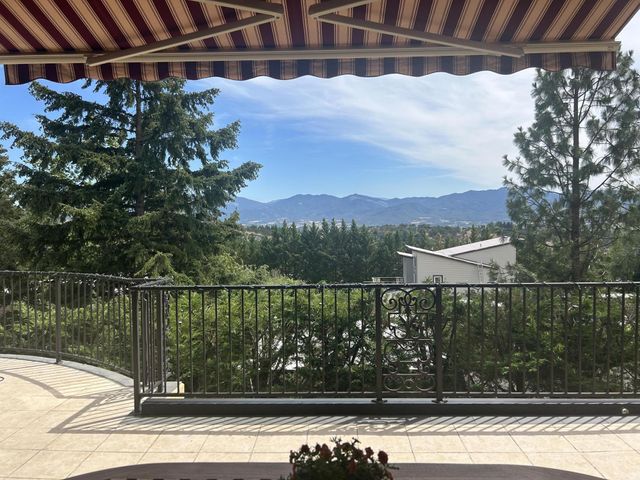 4506 Pinnacle Drive, Medford, OR 97504