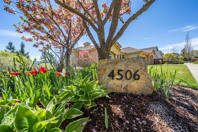 4506 Pinnacle Drive, Medford, OR 97504