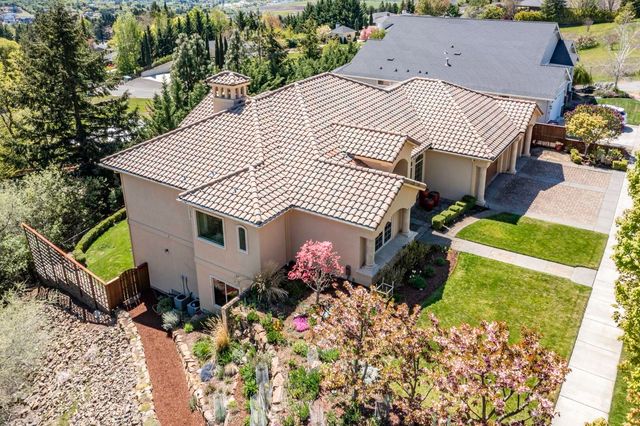 4506 Pinnacle Drive, Medford, OR 97504