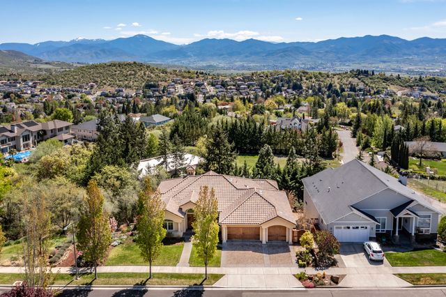4506 Pinnacle Drive, Medford, OR 97504