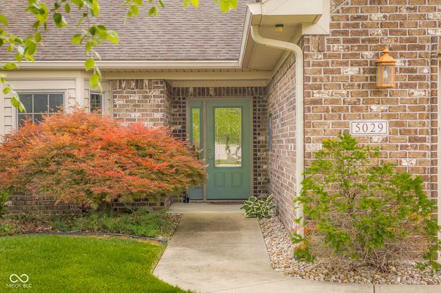 5029 Anna Maria Drive, Columbus, IN 47203