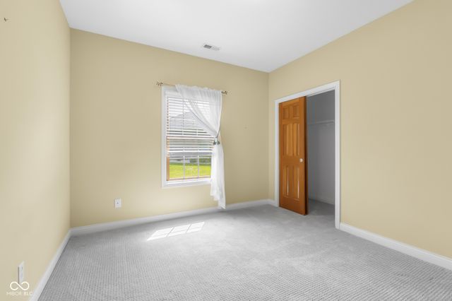 5029 Anna Maria Drive, Columbus, IN 47203