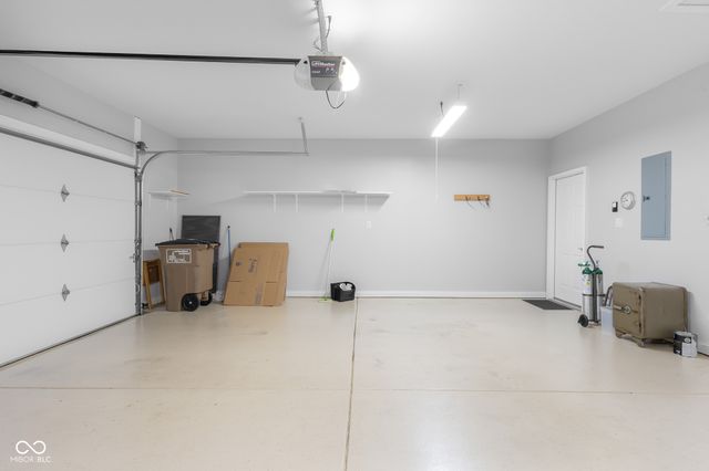 5029 Anna Maria Drive, Columbus, IN 47203