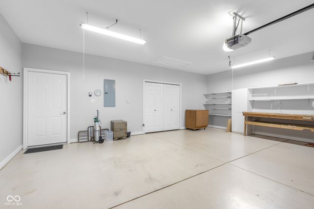5029 Anna Maria Drive, Columbus, IN 47203