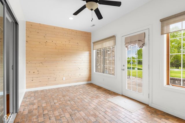5029 Anna Maria Drive, Columbus, IN 47203