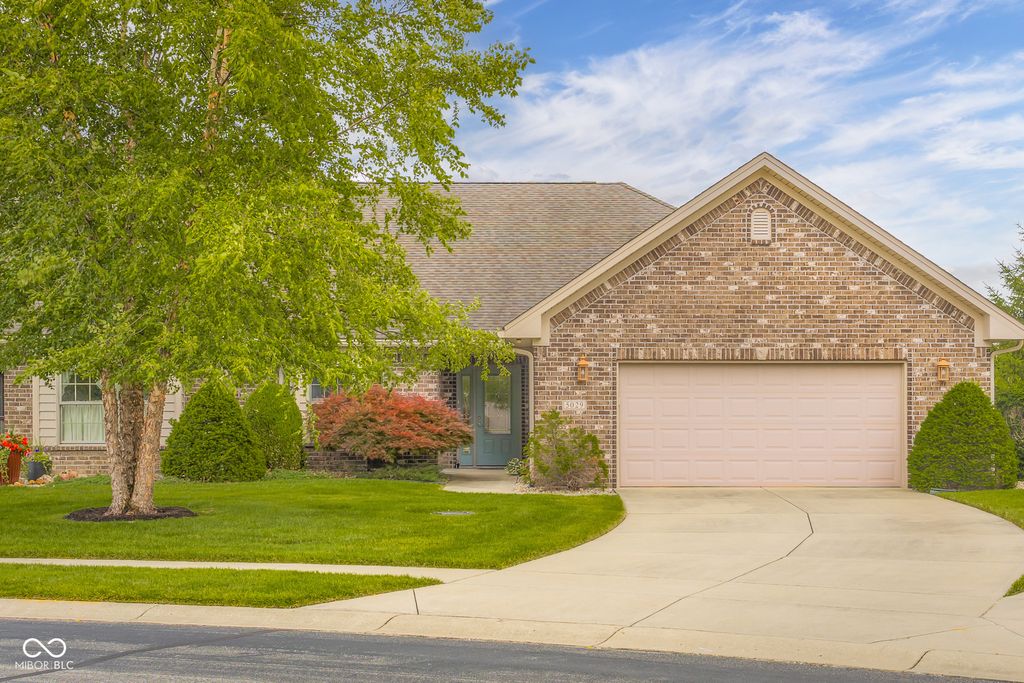 5029 Anna Maria Drive, Columbus, IN 47203