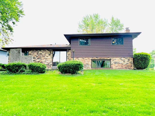 3036 Sunrise Drive, Crown Point, IN 46307