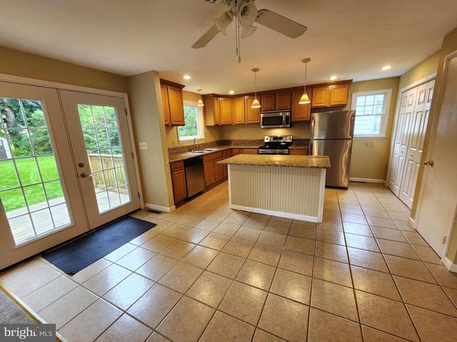 307 E MARBLE ST, Mechanicsburg, PA 17055