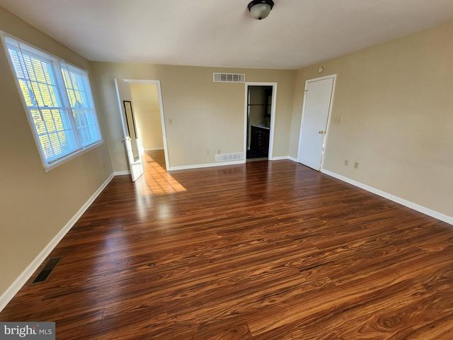 307 E MARBLE ST, Mechanicsburg, PA 17055