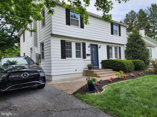 307 E MARBLE ST, Mechanicsburg, PA 17055