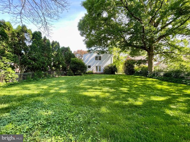 307 E MARBLE ST, Mechanicsburg, PA 17055