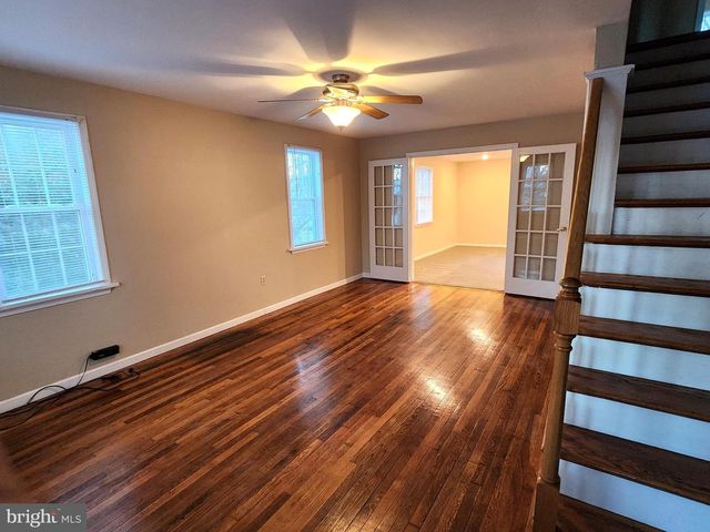 307 E MARBLE ST, Mechanicsburg, PA 17055
