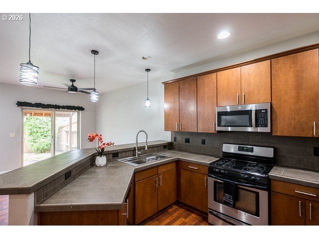 4943 Se LUCAS Ct, Milwaukie, OR 97267